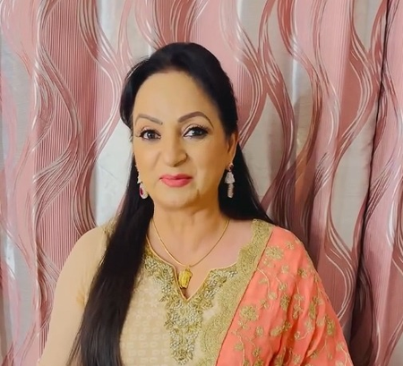 Upasana Singh recalls being belittled for not knowing English, says Poonam Dhillon, Padmini Kolhapure called her a character artist Upasana Singh recalls being belittled for not knowing English, says Poonam Dhillon, Padmini Kolhapure called her a character artist