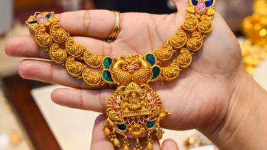 Gold prices fall for 4th straight session, MCX rate down Rs 5,318 in four days