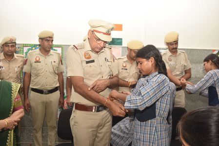 Delhi Police celebrates ‘Raksha Ka Vachan’ campaign across govt schools Delhi Police celebrates ‘Raksha Ka Vachan’ campaign across govt schools