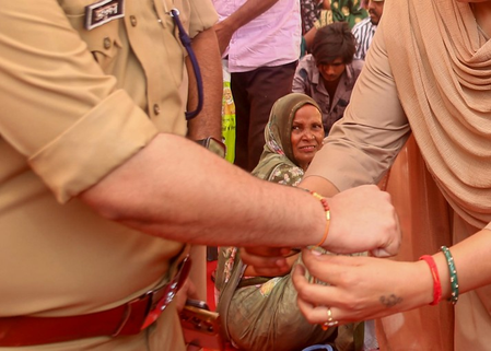 Chhattisgarh: ‘Sisters’ who renounced Naxal violence tie Rakhis to soldiers, officers Chhattisgarh: ‘Sisters’ who renounced Naxal violence tie Rakhis to soldiers, officers