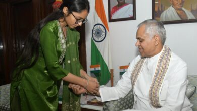SOS girls meet Gujarat Guv Devvrat, tie rakhis on Raksha Bandhan SOS girls meet Gujarat Guv Devvrat, tie rakhis on Raksha Bandhan