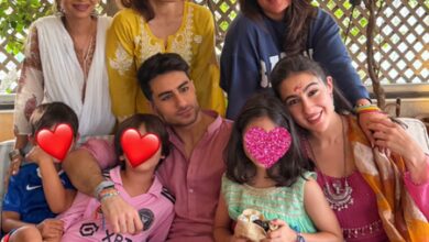 Kareena Kapoor joins Saif, Sara, Soha during the Pataudi Rakhi celebration Kareena Kapoor joins Saif, Sara, Soha during the Pataudi Rakhi celebration