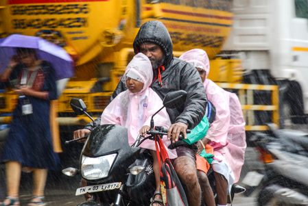 Tamil Nadu braces for rain, strong winds amid rising temperatures Tamil Nadu braces for rain, strong winds amid rising temperatures