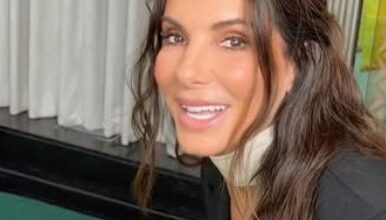 Sandra Bullock allows Maisie Williams to ‘raid Mama’s closet anytime’ Sandra Bullock allows Maisie Williams to ‘raid Mama’s closet anytime’
