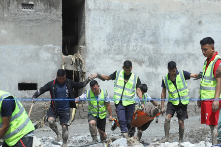 Gujarat’s NFSU sends 10-member forensic team to Nepal to identify flood victims Gujarat’s NFSU sends 10-member forensic team to Nepal to identify flood victims
