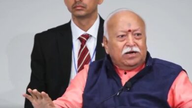 Practice, not knowledge, can unite: Bhagwat Practice, not knowledge, can unite: Bhagwat