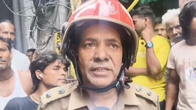 Delhi: Fire breaks out at garment shop in Old Seelampur; no casualties reported Delhi: Fire breaks out at garment shop in Old Seelampur; no casualties reported