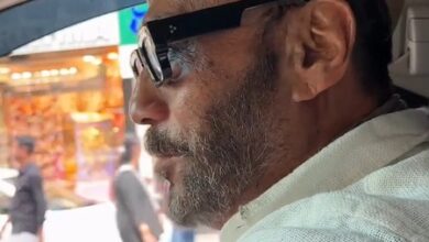 Jackie Shroff drives Anupam Kher around Lokhandwala after 30 years, Duo recall ‘Ram Lakhan’ days