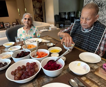 Sohail Khan enjoys ‘blissed breakfast’ with father Salim Khan and mom Salma, shares glimpse of their Sunday meal