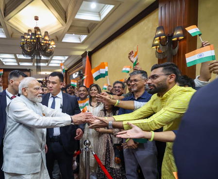 PM Modi receives warm welcome from Indian community in Kyrgyzstan PM Modi receives warm welcome from Indian community in Kyrgyzstan