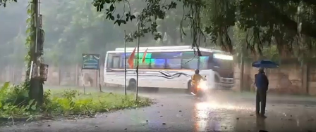 Heavy rain likely in five south Bengal districts as Bay low pressure system intensifies