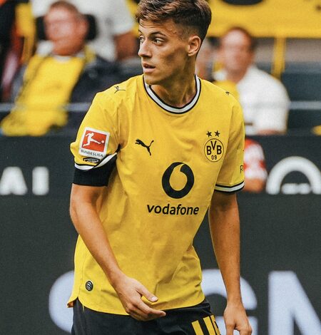 Bundesliga: Dortmund lose new arrival Konstantelias to cruciate ligament injury Bundesliga: Dortmund lose new arrival Konstantelias to cruciate ligament injury