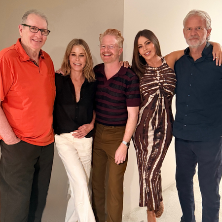 Sofia Vergara reunites with her ‘Modern Family’ on 6 years of the finale Sofia Vergara reunites with her ‘Modern Family’ on 6 years of the finale