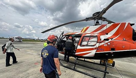 Helicopter search resumes for nine missing Koreans in Nepal floods Helicopter search resumes for nine missing Koreans in Nepal floods