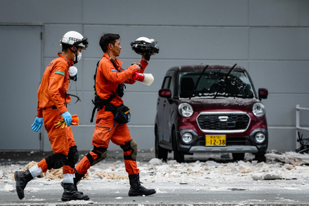Japan PM visits earthquake-affected region to assess situation Japan PM visits earthquake-affected region to assess situation