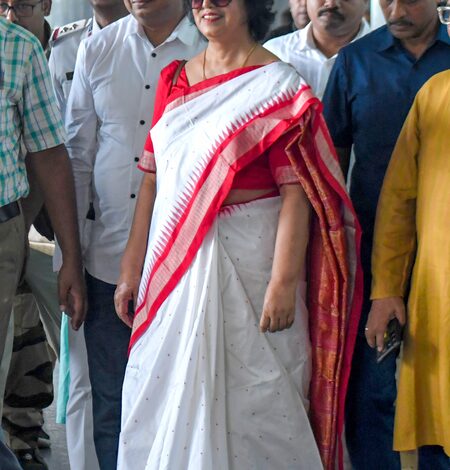 Taslima Nasrin’s return to Kolkata echoes her novel Phera, but with a crucial difference Taslima Nasrin’s return to Kolkata echoes her novel Phera, but with a crucial difference