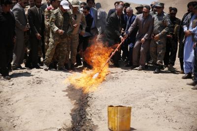 Afghan police seize illegal drugs, arrest drug smuggler