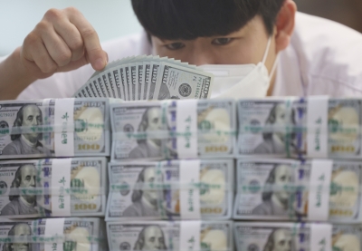 S. Korean banks’ net income falls in H1; interest profit hits record high
