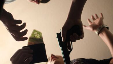 Robbery at mattress store in Kolkata, Rs 1.30 crore taken away at gunpoint