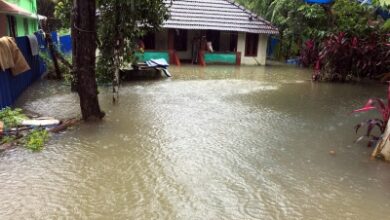 Heavy rain lashes Kerala; schools shut in nine districts as IMD puts state on Yellow alert Heavy rain lashes Kerala; schools shut in nine districts as IMD puts state on Yellow alert