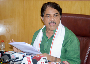 Karnataka: ‘Another wicket will fall in Cong govt over KPSC scam’, says LoP Ashoka; Priyank Kharge dismisses remark Karnataka: ‘Another wicket will fall in Cong govt over KPSC scam’, says LoP Ashoka; Priyank Kharge dismisses remark