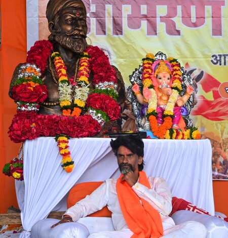 Don’t march to Mumbai during Ganeshotsav; let’s resolve issues through dialogue: Ashish Shelar appeals to Jarange Patil Don’t march to Mumbai during Ganeshotsav; let’s resolve issues through dialogue: Ashish Shelar appeals to Jarange Patil