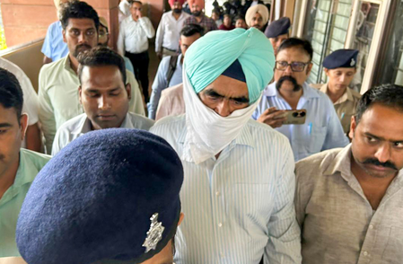 No immediate relief for suspended Punjab DIG Bhullar as SC indicates bail plea may be dismissed No immediate relief for suspended Punjab DIG Bhullar as SC indicates bail plea may be dismissed