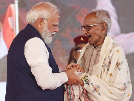 98-year-old BJP veteran Makhanlal Sarkar greets PM Modi on birthday; recalls his long political journey