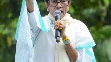 Former Bengal CM Mamata Banerjee threatens to stage protests in front of BJP leaders’ houses in Delhi Former Bengal CM Mamata Banerjee threatens to stage protests in front of BJP leaders’ houses in Delhi