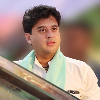 MP: Scindia inspects Shivpuri railway station, honours RPF officer; inaugurates Rs 17.5 crore projects MP: Scindia inspects Shivpuri railway station, honours RPF officer; inaugurates Rs 17.5 crore projects
