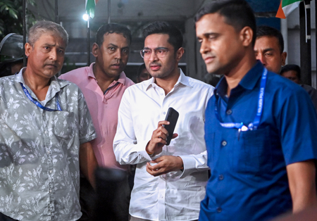Trinamool seeks time from President, Governor to complain about law and order situation in Bengal