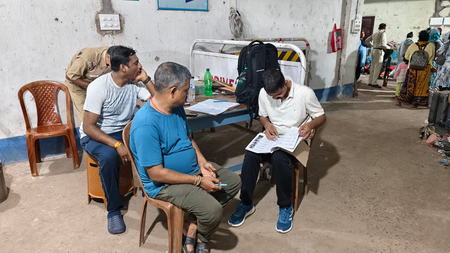 Deported from B’luru, 31 Bangladeshi nationals reach Bengal holding centre for final procedures Deported from B’luru, 31 Bangladeshi nationals reach Bengal holding centre for final procedures