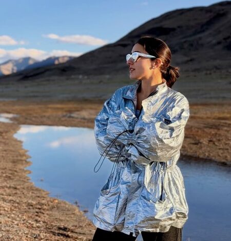 Sara Ali Khan finds her ‘unbound, unbothered, and untamed’ side at Tso Moriri Sara Ali Khan finds her ‘unbound, unbothered, and untamed’ side at Tso Moriri