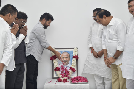YSR left indelible mark on people’s heart, says Telangana CM YSR left indelible mark on people’s heart, says Telangana CM