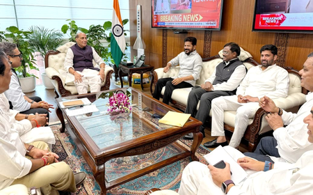 Telangana CM meets Defence Minister, seeks cooperation for ‘Invest Telangana’ summit Telangana CM meets Defence Minister, seeks cooperation for ‘Invest Telangana’ summit