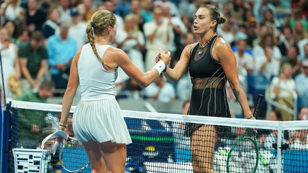 US Open: Sabalenka eases into third round