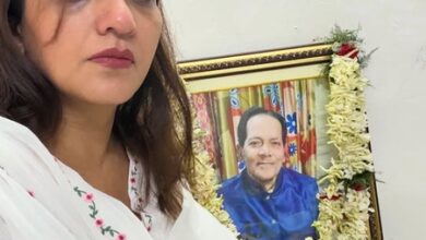 Monalisa gets emotional on father’s first death anniversary, says ‘I miss you every day’