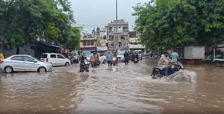 MP: 1,438 people evacuated as raging Mandakini hits Chitrakoot; 3 die in wall collapse MP: 1,438 people evacuated as raging Mandakini hits Chitrakoot; 3 die in wall collapse