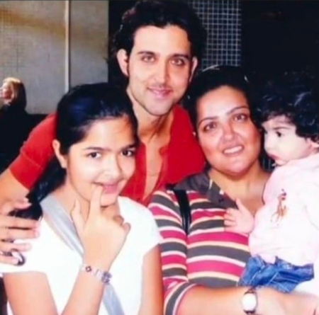 Hrithik Roshan’s sister Sunaina shares a throwback pic of her brother with the kids Hrithik Roshan’s sister Sunaina shares a throwback pic of her brother with the kids