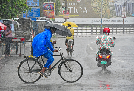 Delhi-NCR to witness rain, thunderstorms; IMD issues yellow alert Delhi-NCR to witness rain, thunderstorms; IMD issues yellow alert