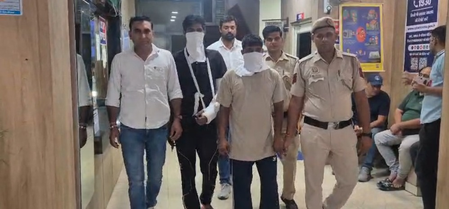 Delhi Police arrests two accused in vehicle theft cases, recovers stolen motorcycle Delhi Police arrests two accused in vehicle theft cases, recovers stolen motorcycle