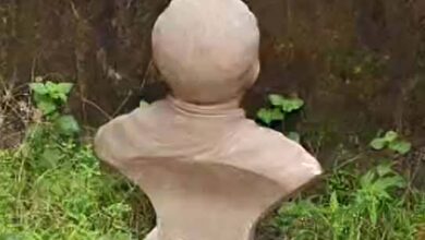 Bengal’s educationist and social reformer Vidyasagar’s bust found abandoned in forest on Teachers’ Day Bengal’s educationist and social reformer Vidyasagar’s bust found abandoned in forest on Teachers’ Day