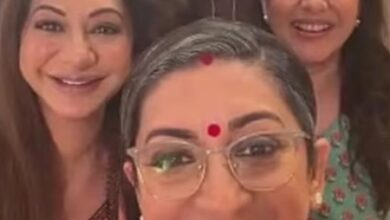 Smriti Irani shares team pic with ‘Kyunki’ co-stars, recalls 20-year-old bond