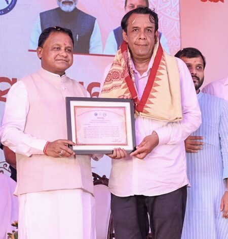 Odisha CM urges students to focus on studies, avoid social media distractions