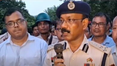 Surrendered extremists withdraw Tripura blockade after talks with officials (Lead)