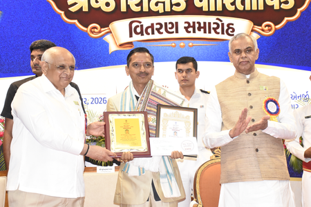 40 teachers across Gujarat honoured with ‘State Best Teacher’ awards