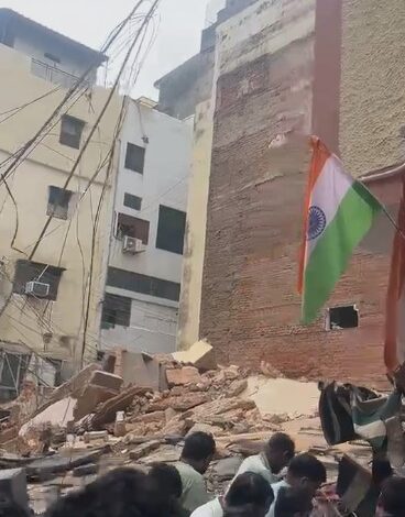 Building collapses in south Delhi’s Satya Niketan, several feared trapped Building collapses in south Delhi’s Satya Niketan, several feared trapped