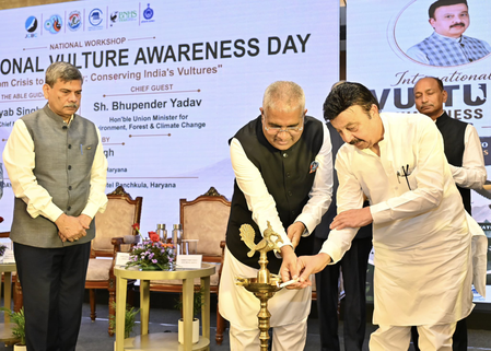 Haryana: Union Minister Bhupender Yadav calls for more vulture safe zones (Ld) Haryana: Union Minister Bhupender Yadav calls for more vulture safe zones (Ld)