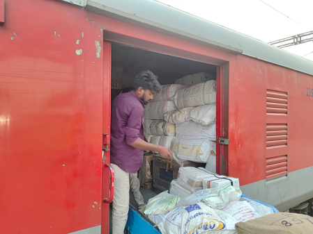 Gujarat: Ahmedabad Railway Division sets new single-day freight loading record with 85 rakes Gujarat: Ahmedabad Railway Division sets new single-day freight loading record with 85 rakes