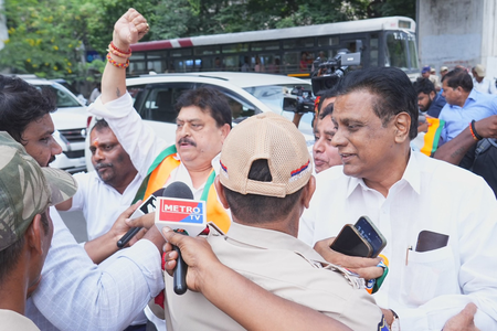 Telangana BJP chief detained during fee reimbursement protest, clash with police